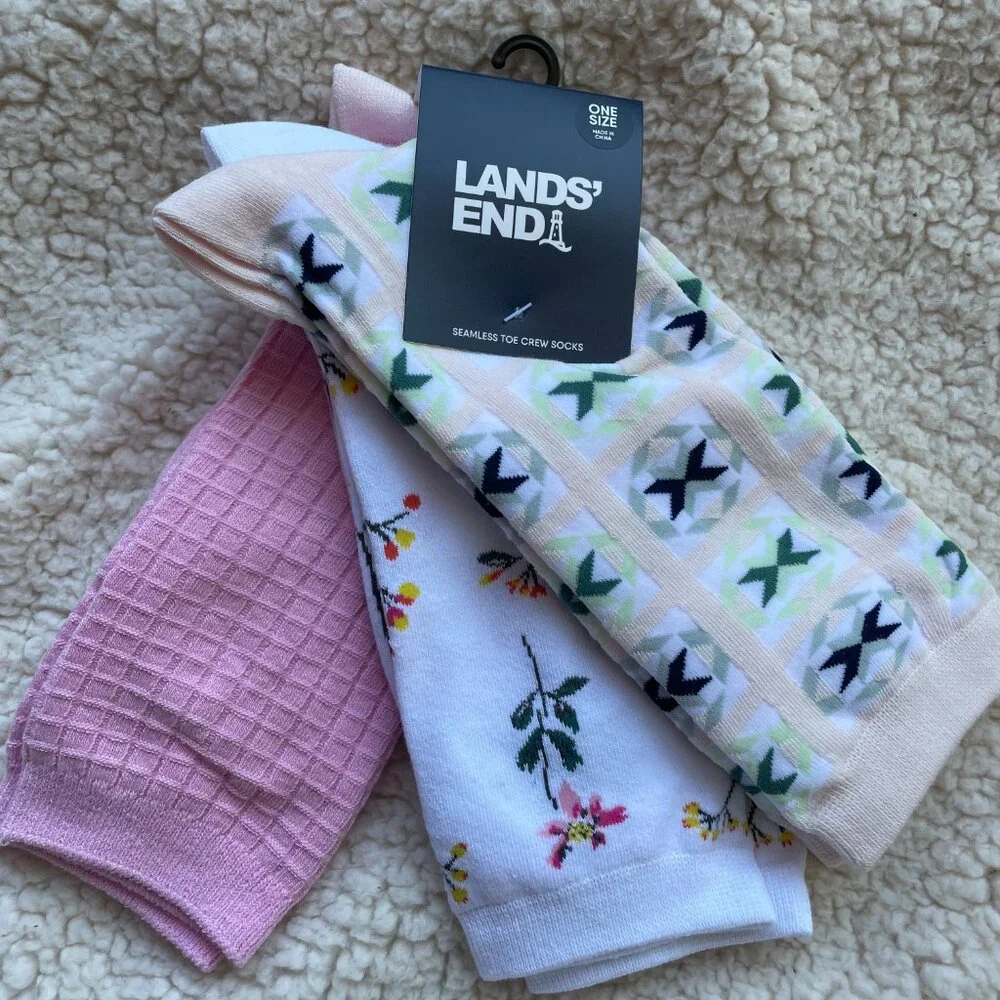 Lands' End Women's 3-Pack Patterned Crew Socks, NWT - Picture 4 of 4